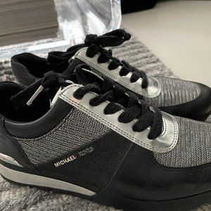 Micheal Kors Sneakers